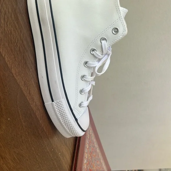 Converse Chuck Taylor All Star Platform White Leather High-Tops NWOT - Picture 14 of 16